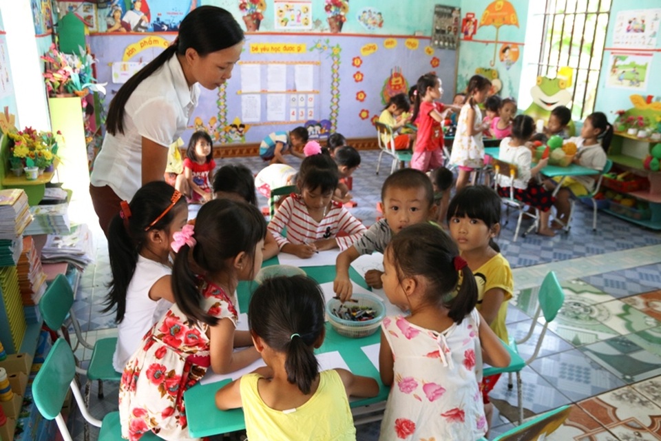 Công tác dạy và học của nhà trường không được đảm bảo do thiếu thốn cơ sở vật chất. Chưa biết đến bao giờ mới có trường mới, cô Thu nói.