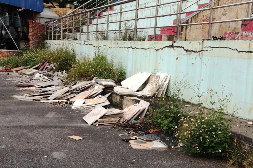 Cảnh “hoang tàn” trong sân bóng đá trăm tỷ ở Ninh Bình - 11