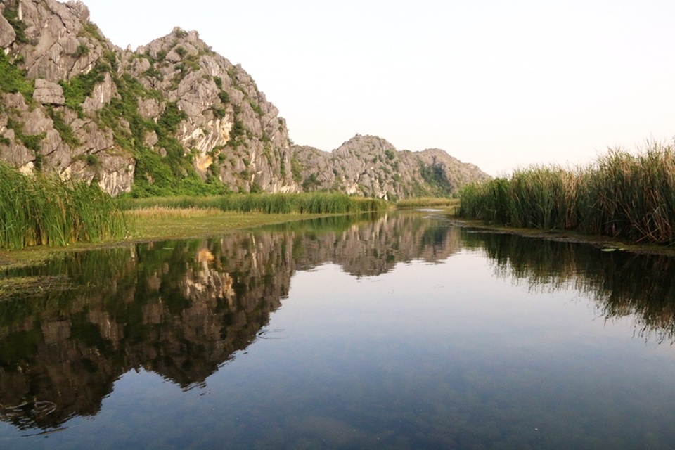 Cảnh sắc hoang sơ tuyệt đẹp ở đầm Vân Long - 9