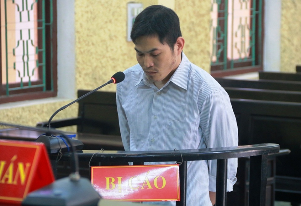 Bị cáo Lê Quang Thưởng trước vành móng ngựa