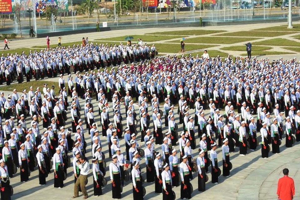 1.600 người trình tấu Chiêng Mường lập kỉ lục Việt Nam - 10