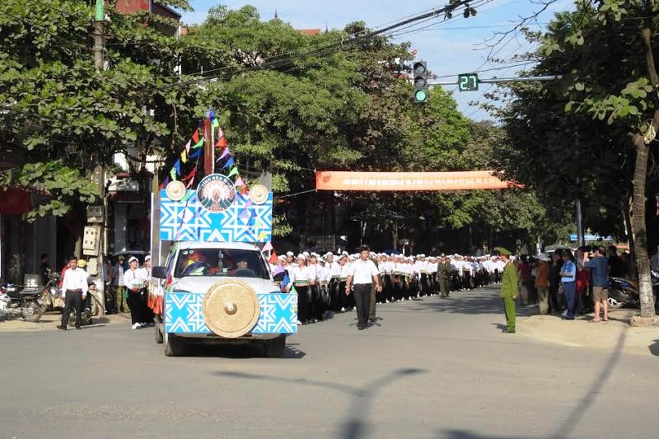 1.600 người trình tấu Chiêng Mường lập kỉ lục Việt Nam - 1