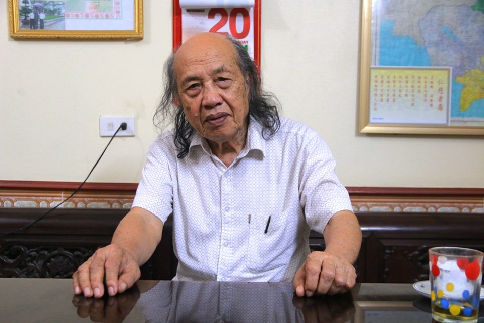 Ông Nguyễn Xuân Lương, người bỏ tiền túi, vay ngân hàng để làm đường cho dân làng.