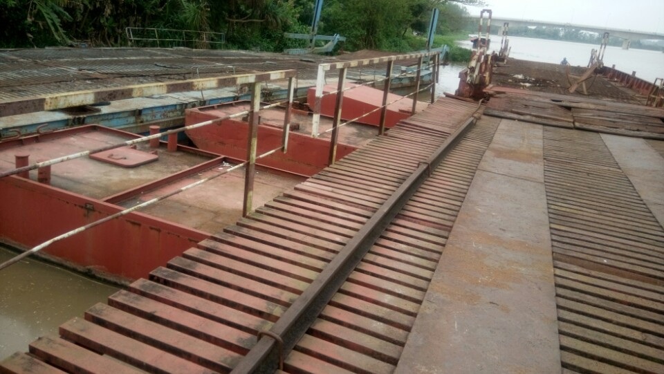 Chờ dự án, dân phải đánh cược mạng sống với cầu phao - 3