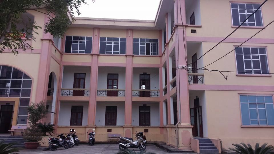 Hiệu phó không học, không thi vẫn có bằng nghề - 1 Nhiều học sinh không cần học, không cần thi vẫn có thể lấy bằng tại trường trung cấp kỹ nghệ Thanh Hóa