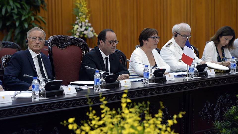 Sau cuộc gặp với Thủ tướng Nguyễn Xuân Phúc , ông Hollande sẽ có bài phát biểu tại trường Đại học Quốc gia Hà Nội, cụ thể là nhắc lại quá khứ chung giữa hai nước nhưng quan trọng hơn là để khẳng định hai nước sẽ cùng xây dựng tương lai.