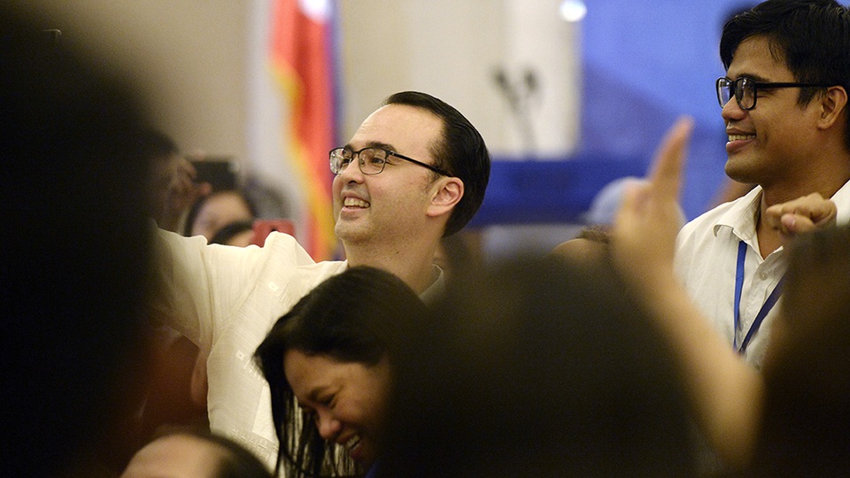 Người Philippines “đốt cháy” khán phòng Hà Nội - 2