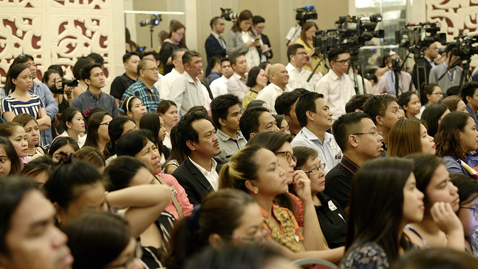 Ông Duterte nói về những vấn đề ở Mindanao và cuộc chiến chống lại nhóm hồi giáo Abu Sayyaf. Tổng thống cũng cho biết, ông có kế hoạch thăm Nhật Bản và Trung Quốc trong tháng tới.