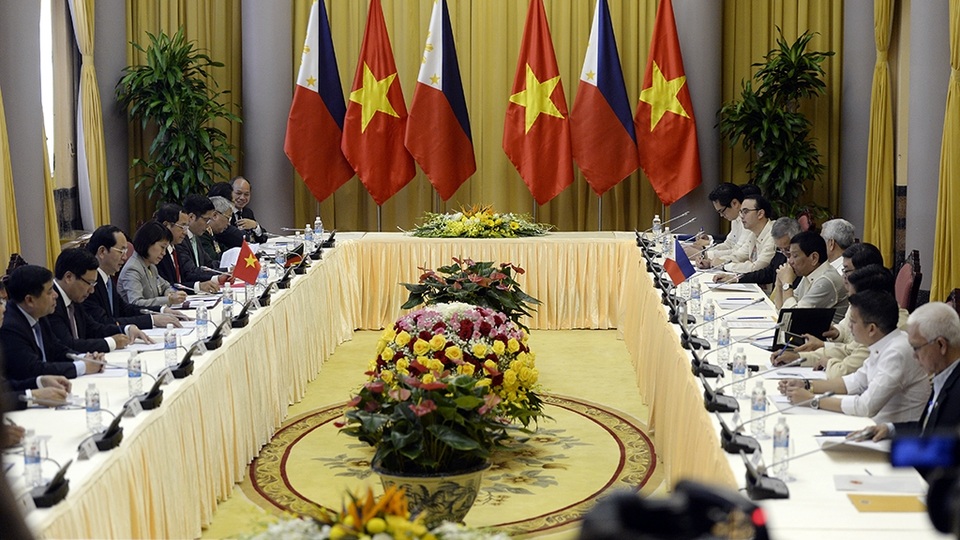 
Sau lễ đón, Tổng thống Philippines Duterte và Chủ tịch nước Trần Đại Quang đã tiến hành hội đàm
