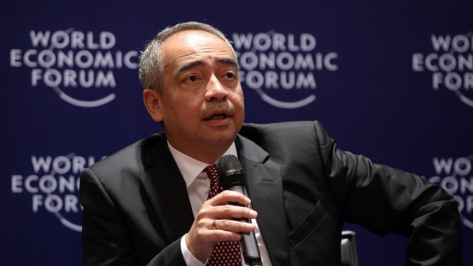 Diễn đàn kinh tế thế giới tại Hà Nội ra mắt Hội đồng kinh doanh ASEAN - 2 Theo ông Nazir Razak, Chủ tịch Hội đồng kinh doanh khu vực ASEAN, một trong những ưu tiên hàng đầu của Hội đồng kinh doanh ASEAN là thúc đẩy dỡ bỏ những hàng rào phi thuế quan (Ảnh: Mạnh Thắng)