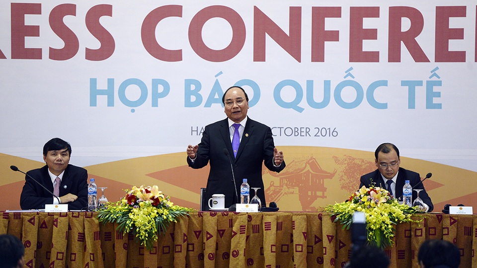 Thủ tướng nhấn mạnh: Việt Nam cần phải thấy điểm yếu của mình và đặt vấn đề cải tạo chính mình để làm nâng cao môi trường đầu tư kinh doanh