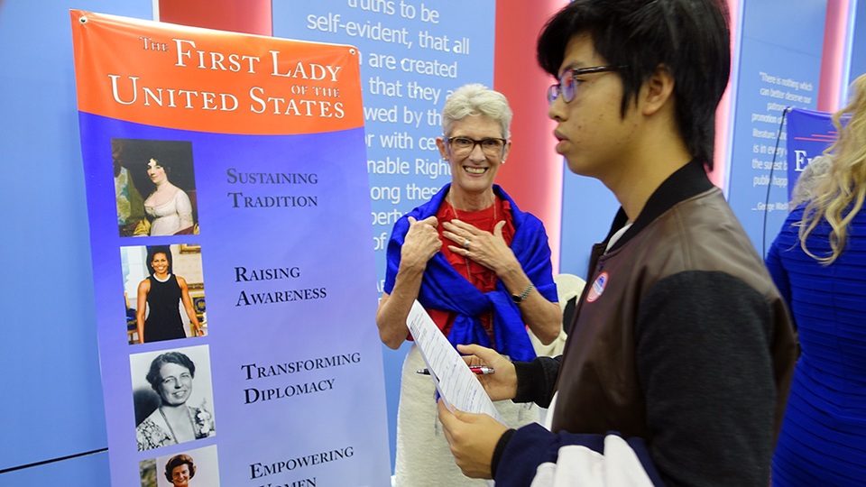 Đại sứ Mỹ hồi hộp theo dõi kết quả bầu cử từ Hà Nội - 10