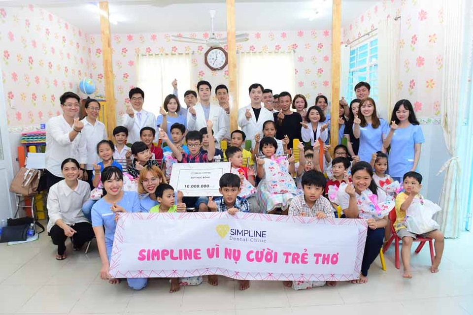 Các bác sĩ nha khoa Hàn Quốc khám chữa răng miễn phí cho trẻ mồ côi - 7 Những nụ cười xinh xắn, đáng yêu của các em nhỏ tại mái ấm Mai Ân
