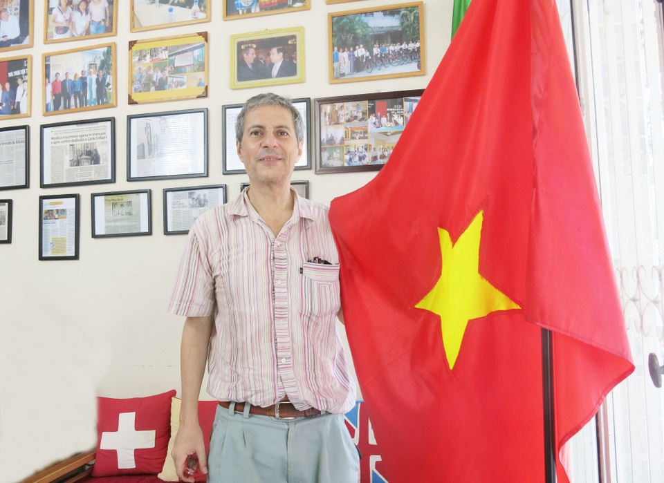 Ông Enzo Falcone tự hào được công nhận là công dân Việt Nam