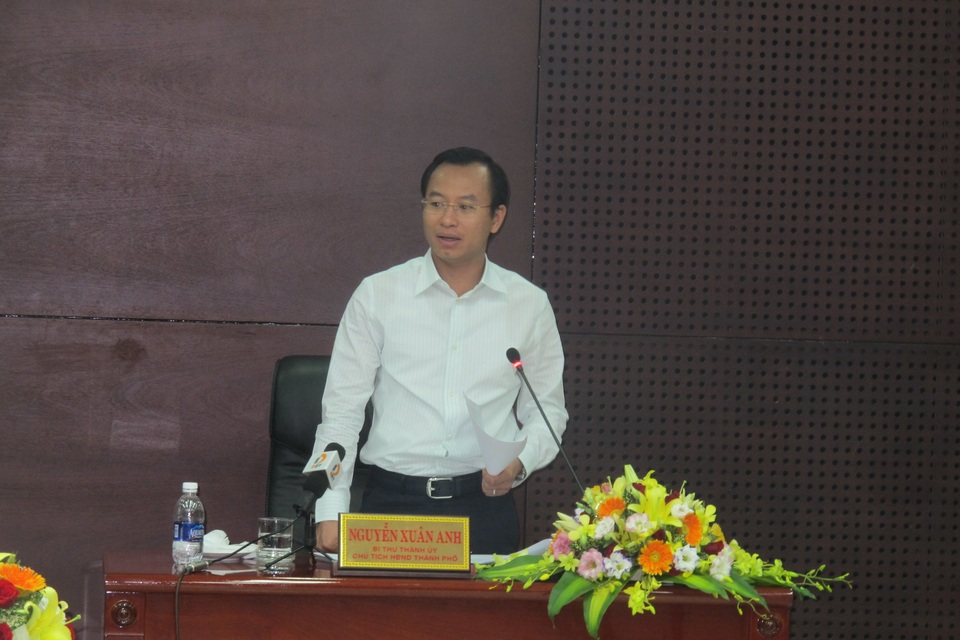 Bí thư Nguyễn Xuân Anh cho rằng cần phải nghĩ cách lâu dài để giữ chân người tài