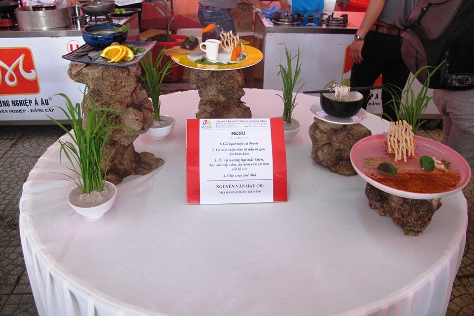 Các đầu bếp hào hứng tranh tài bên lề ABG5 - 6