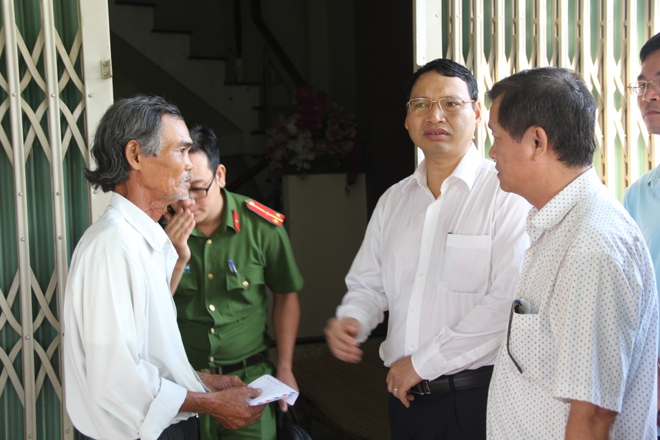 Phó Chủ tịch UBND TP Đà Nẵng Hồ Kỳ Minh hỗ trợ 20 triệu đồng cho gia đình nạn nhân 