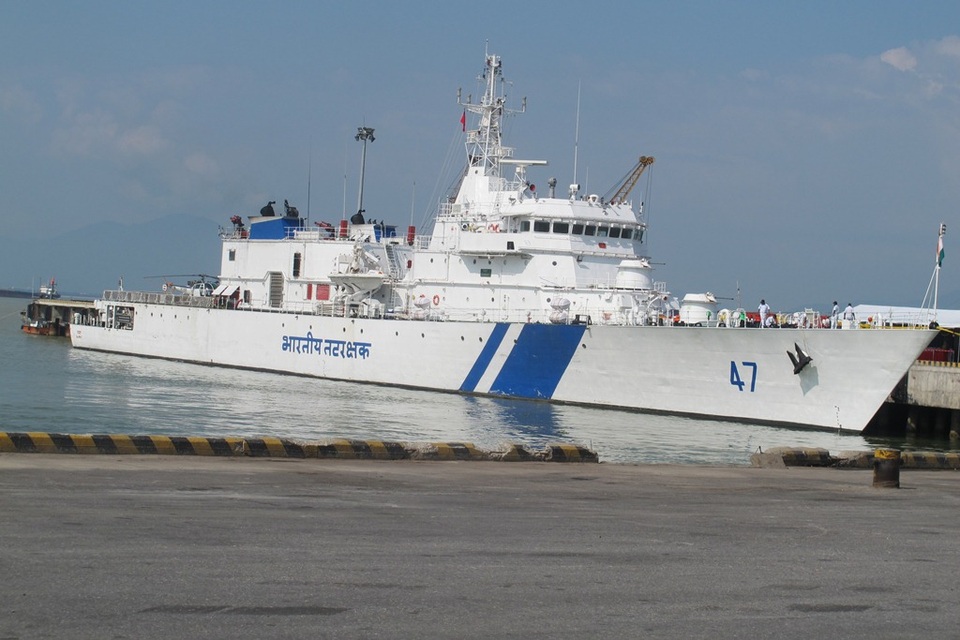 Sáng 23/10, Tàu SAMRAT của Lực lượng bảo vệ bờ biển Ấn Độ cùng 140 sĩ quan và thủy thủ đã cập cảng Tiên Sa, bắt đầu chuyến thăm hữu nghị Đà Nẵng.