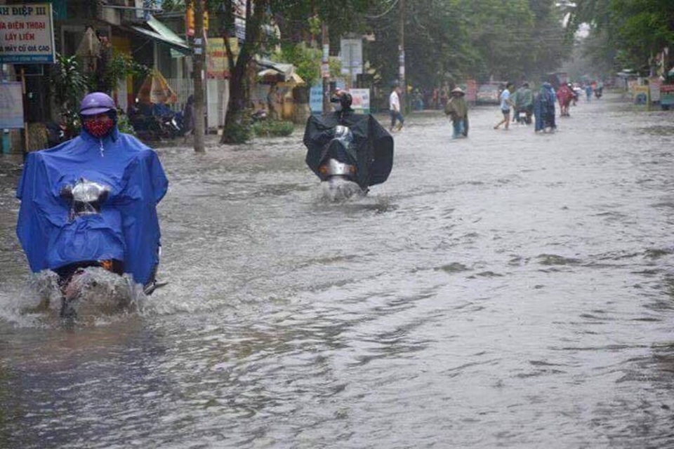 Mưa lũ khiến các tỉnh miền Trung bị thiệt hại nặng nề (ảnh Bảo An)