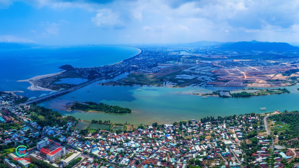 Tây Bắc Đà Nẵng: Vùng đất chiến lược của thành phố - 2 Thiên nhiên sơn thuỷ hữu tình tại Tây Bắc Đà Nẵng được mệnh danh vùng đất tài lộc, thịnh vượng, viên ngọc xanh của Việt Nam