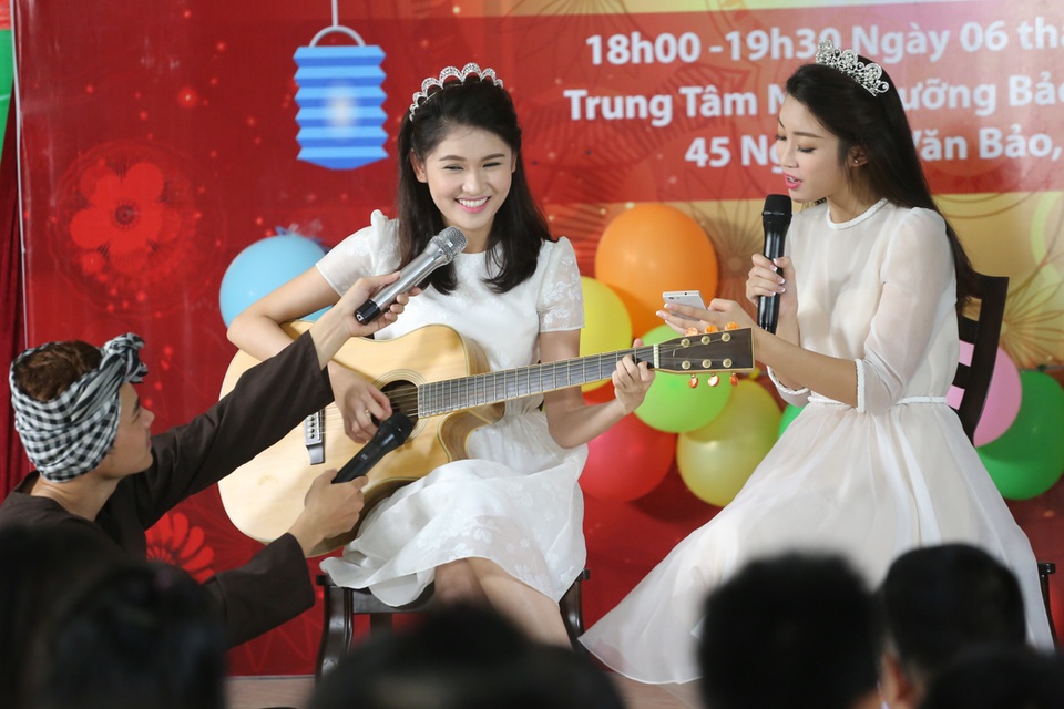 Hoa hậu Mỹ Linh, Á hậu Thuỳ Dung hoá chị Hằng “vui hội trăng rằm” - 8