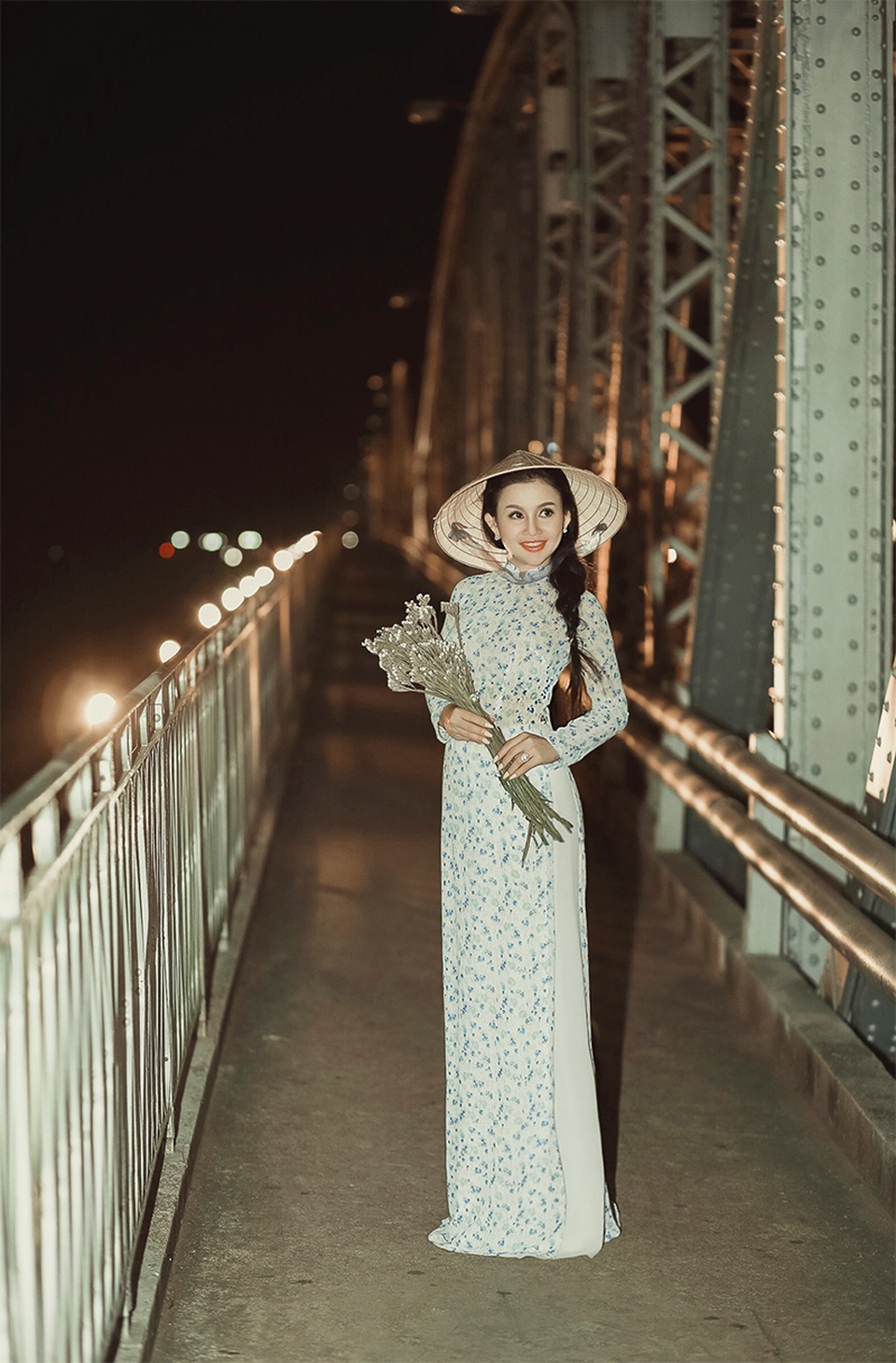 Say đắm với bộ ảnh độc đáo của Janny Thủy Trần ở Cố đô Huế - 5 Say đắm với bộ ảnh độc đáo của Janny Thủy Trần ở Cố đô Huế - 5