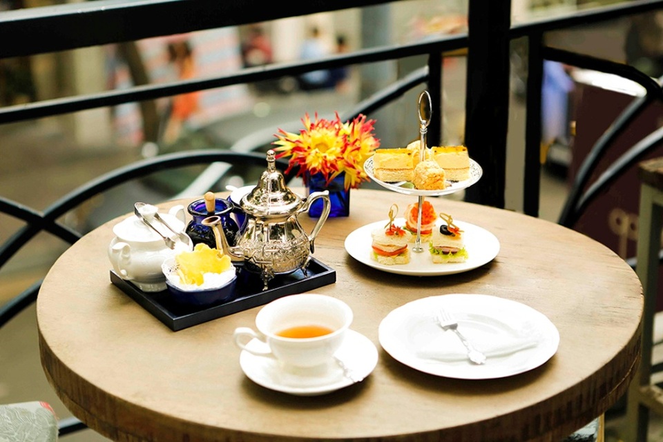 Nằm ở vị trí đắc địa tại trung tâm thành phố, Khanhcasa Tea House được phục dựng đúng theo phong cách Sài Gòn xưa cũ những năm 60-70.