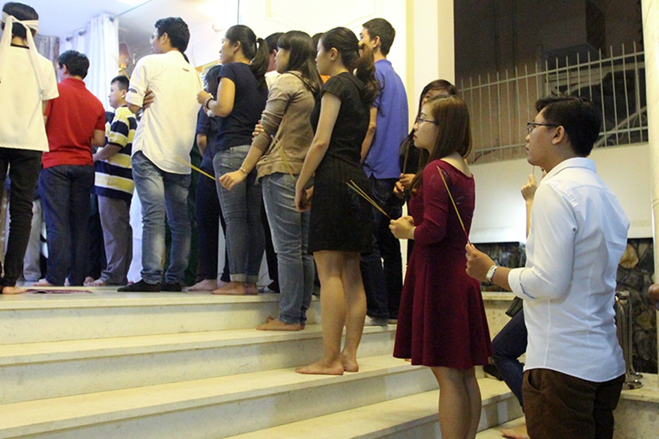 NSND Bạch Tuyết, Lệ Thủy viếng NSND Thanh Tòng trong đêm - 6 NSND Bạch Tuyết, Lệ Thủy viếng NSND Thanh Tòng trong đêm - 6