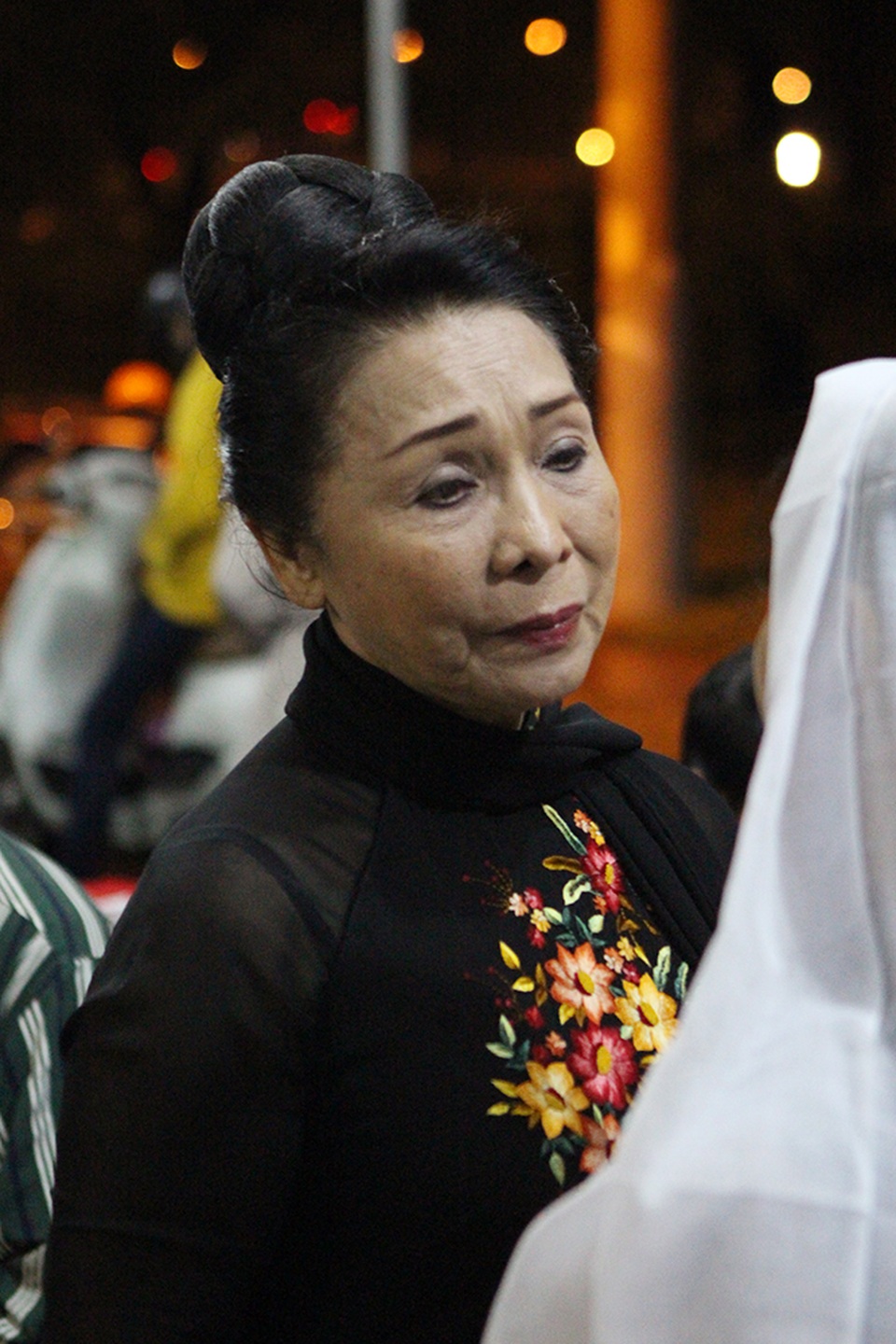 "NSND Thanh Tòng ra đi - cây đại thụ không có người thay thế" - 5 NSND Bạch Tuyết viếng và chia buồn cùng gia đình NSND Thanh Tòng
