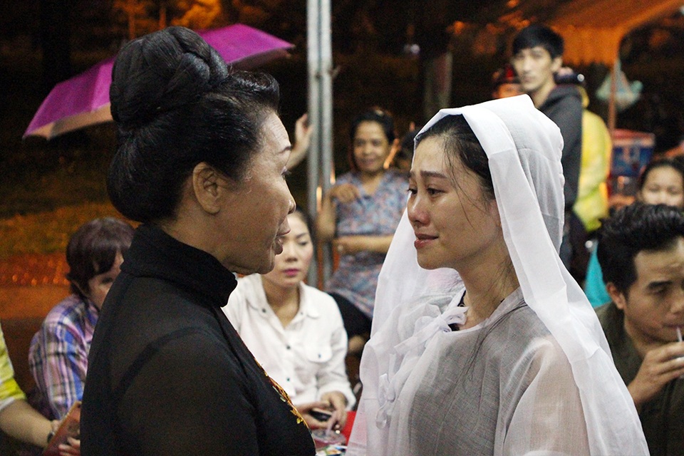 NSND Bạch Tuyết, Lệ Thủy viếng NSND Thanh Tòng trong đêm - 9
Bà còn chia sẻ mong muốn con gái của NSND Thanh Tòng sẽ luôn là người kế thừa và giữ được lửa nghề của dòng tộc