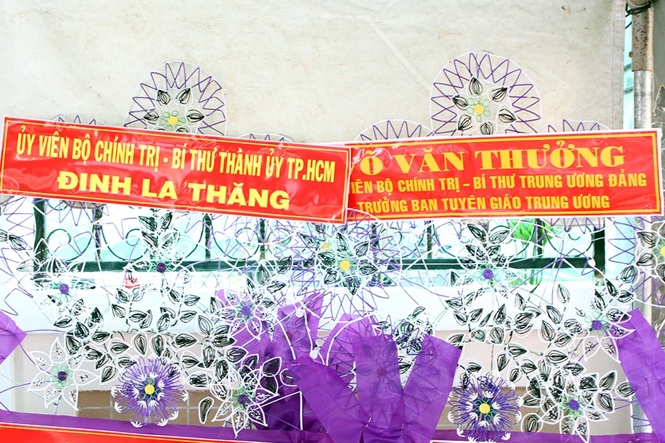 Nghệ sĩ đến viếng NSND Thanh Tòng từ sáng sớm đến tận đêm khuya - 1 Nghệ sĩ đến viếng NSND Thanh Tòng từ sáng sớm đến tận đêm khuya - 1