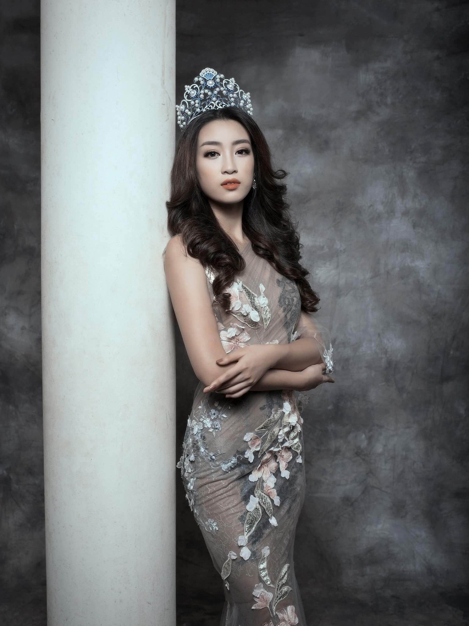 
Với hướng đi đúng cùng hình ảnh ngày càng yêu kiều và biến hóa này chắc chắn Hoa hậu Việt Nam 2016 sẽ tiếp tục tỏa sáng trong hành trình hoa hậu với nhiều sứ mệnh.
