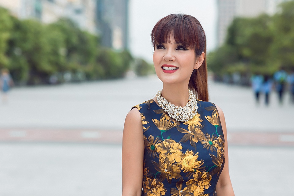 Hoa hậu Kiều Khanh trẻ trung như thuở xuân thì ở tuổi 47 - 1