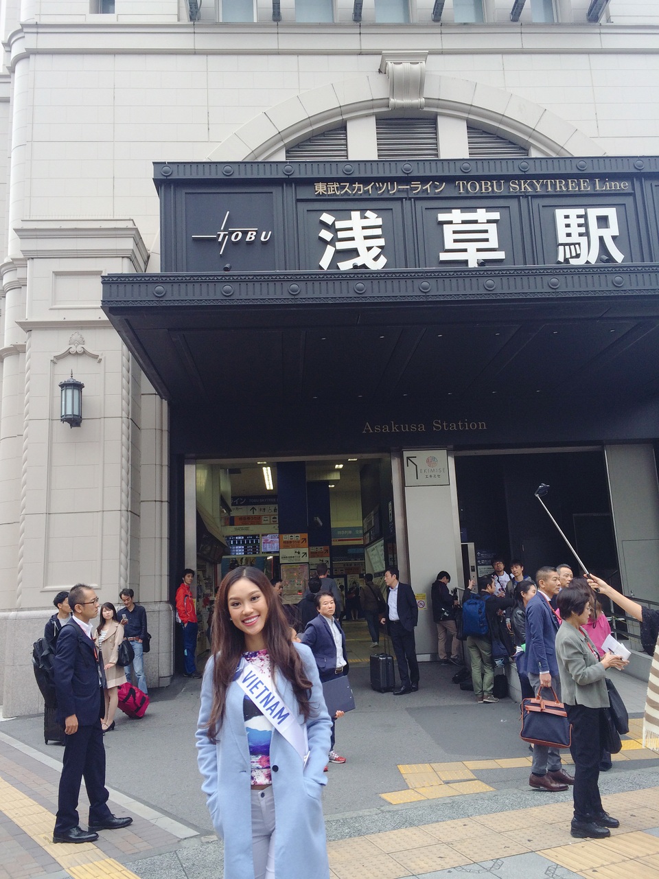 Phương Linh bất ngờ được tổ chức sinh nhật tại cuộc thi Quốc tế - 6