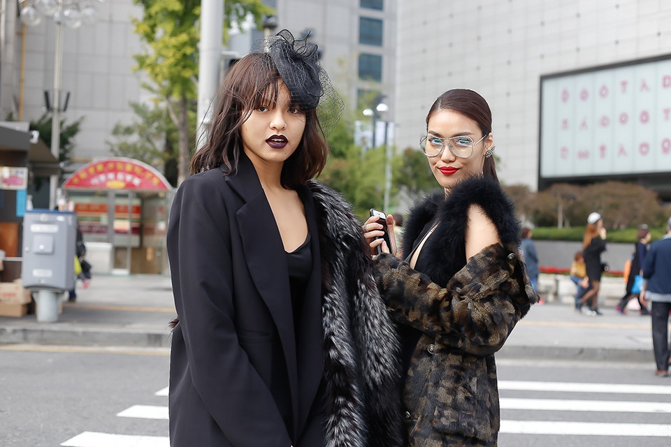 Lan Khuê, Mai Ngô nổi bật tại tuần lễ thời trang Seoul - 2 Lan Khuê và Mai Ngô được nhãn thời trang lớn của Hàn Quốc là mời tham gia Seoul Fashion week. Cả hai cũng sẽ xuất hiện trên thảm đỏ danh dự của chương trình.