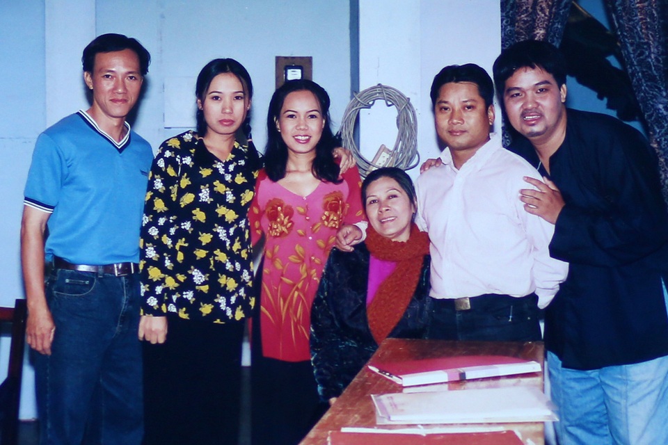 Ngắm loạt ảnh “một thời tuổi trẻ” của Việt Hương - 19 Ngắm loạt ảnh “một thời tuổi trẻ” của Việt Hương - 19
