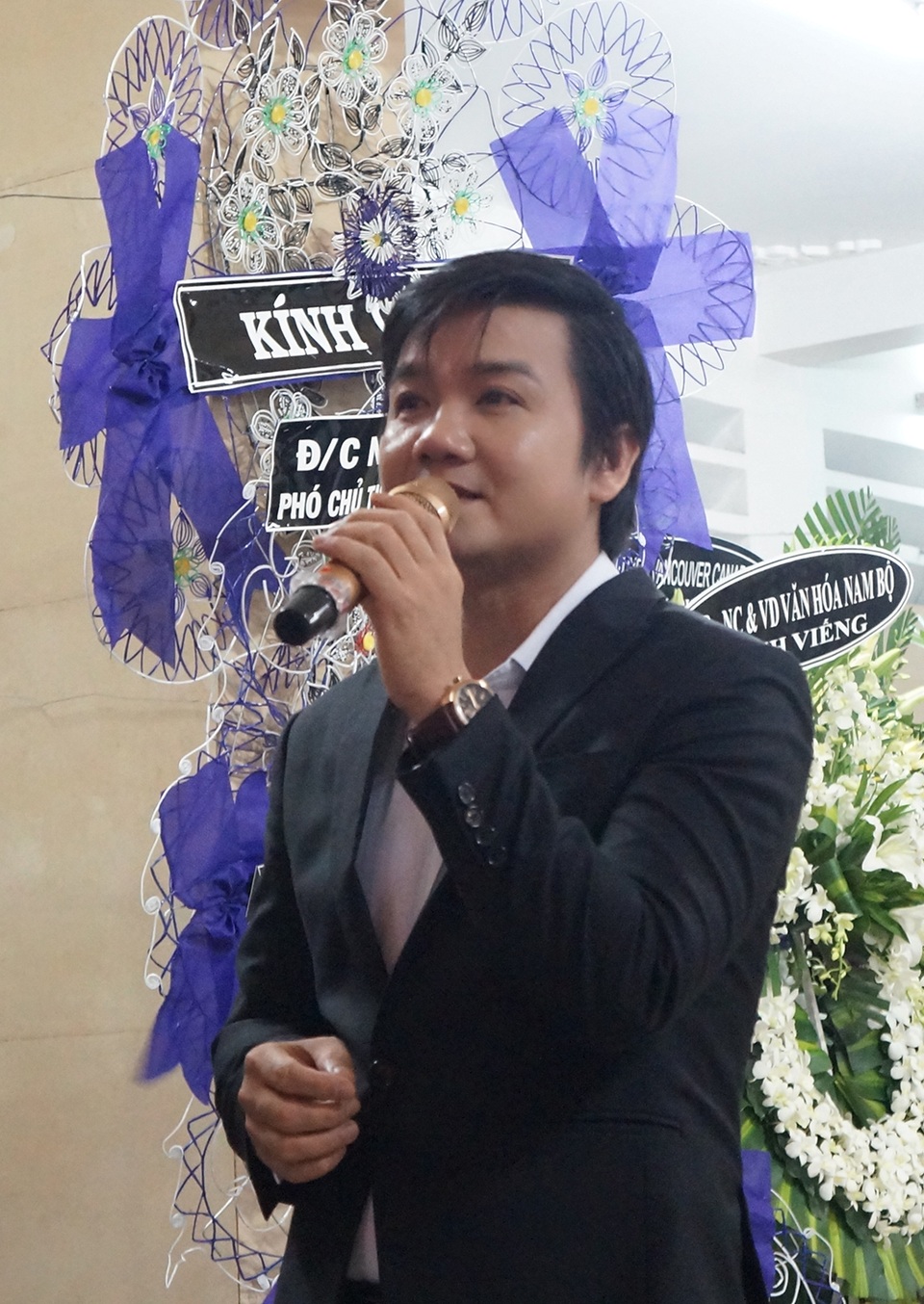 Nghệ sĩ Lê Tứ biểu diễn một trích đoạn cải lương ấn tượng để tặng cho mẹ Út Bạch Lan