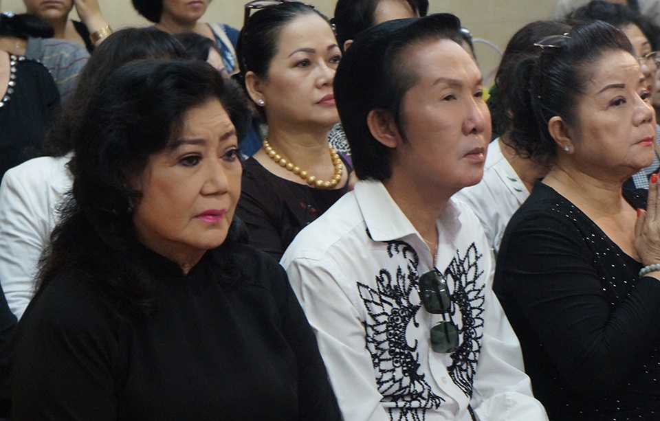 Nghệ sĩ Kim Cương có mặt từ sớm nay để dự tang lễ nghệ sĩ Út Bạch Lan