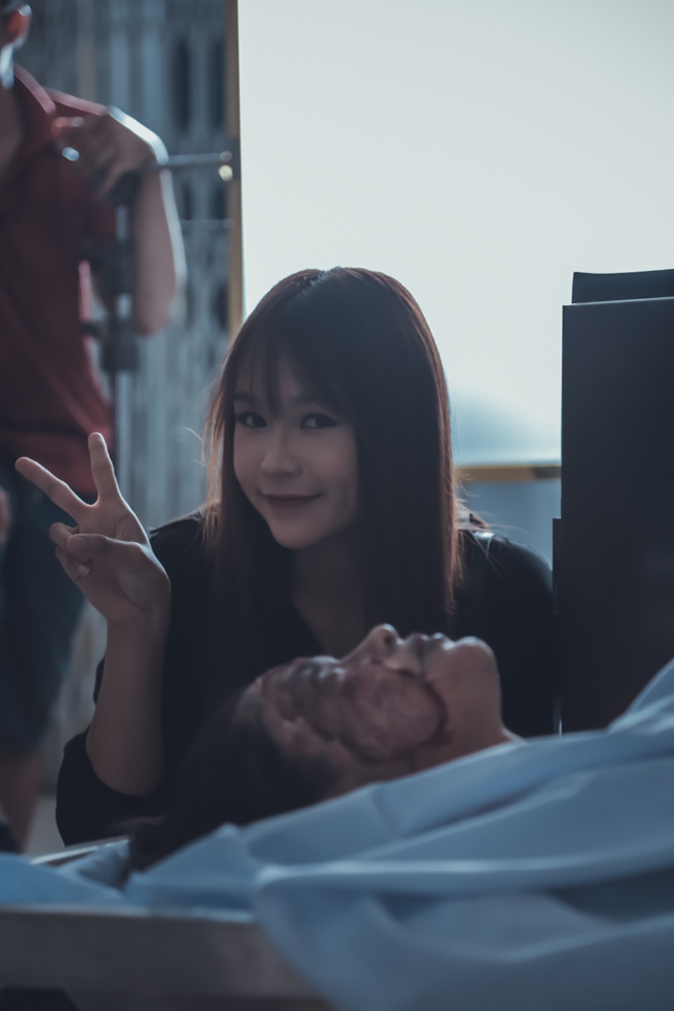 
Trong cảnh quay này, Trương Quỳnh Anh còn diễn cùng với bạn diễn là “hot girl” SAM.
