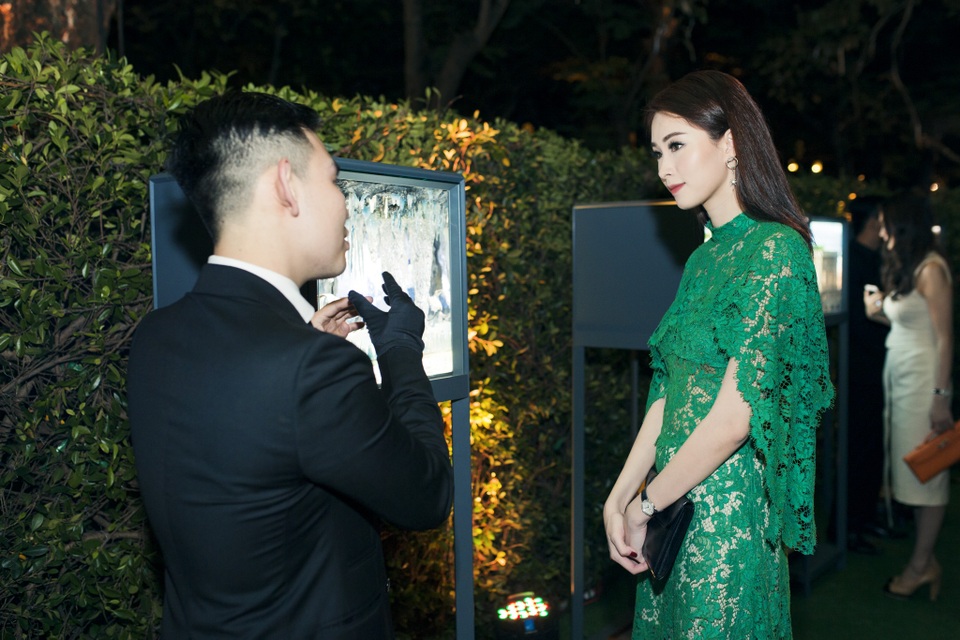 Được biết, đây là sự kiện thường niên của một nhãn hàng thân thiết với Hoa hậu sinh năm 91, cũng là một trong những sự kiện hiếm hoi cô tham dự từ sau khi trở về từ Châu Âu.