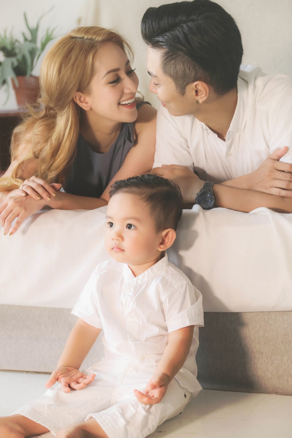 Khánh Thi - Phan Hiển khoe con trai Kubi lém lỉnh - 3