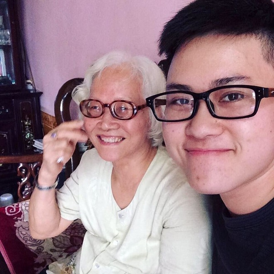 Tác giả “Ông bà anh”: Hạnh phúc với con người hiện tại của mình - 3 Ca khúc Ông bà anh gây sốt được Hiếu lấy cảm xúc từ chính gia đình mình
