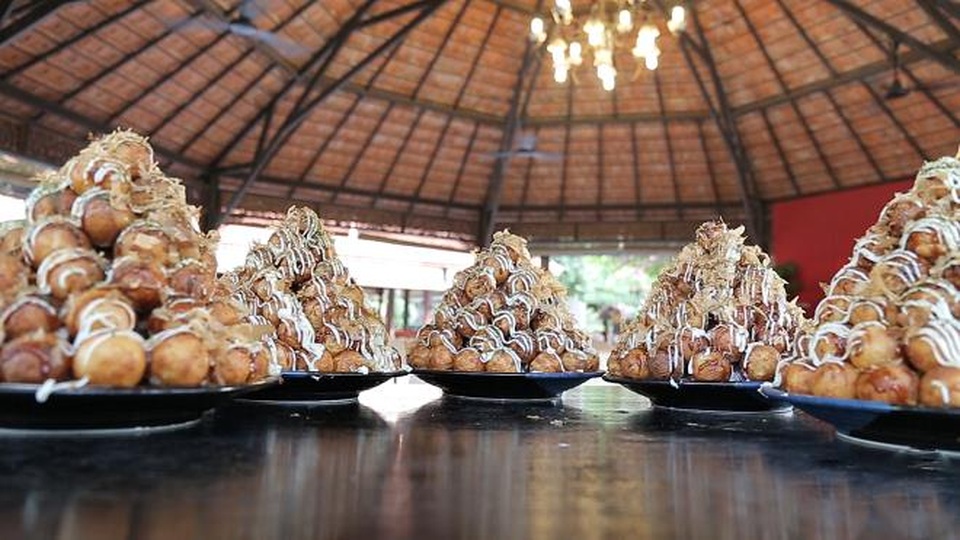 Tháp Takoyaki hấp dẫn này sẽ được phục vụ người chơi hoàn toàn miễn phí.