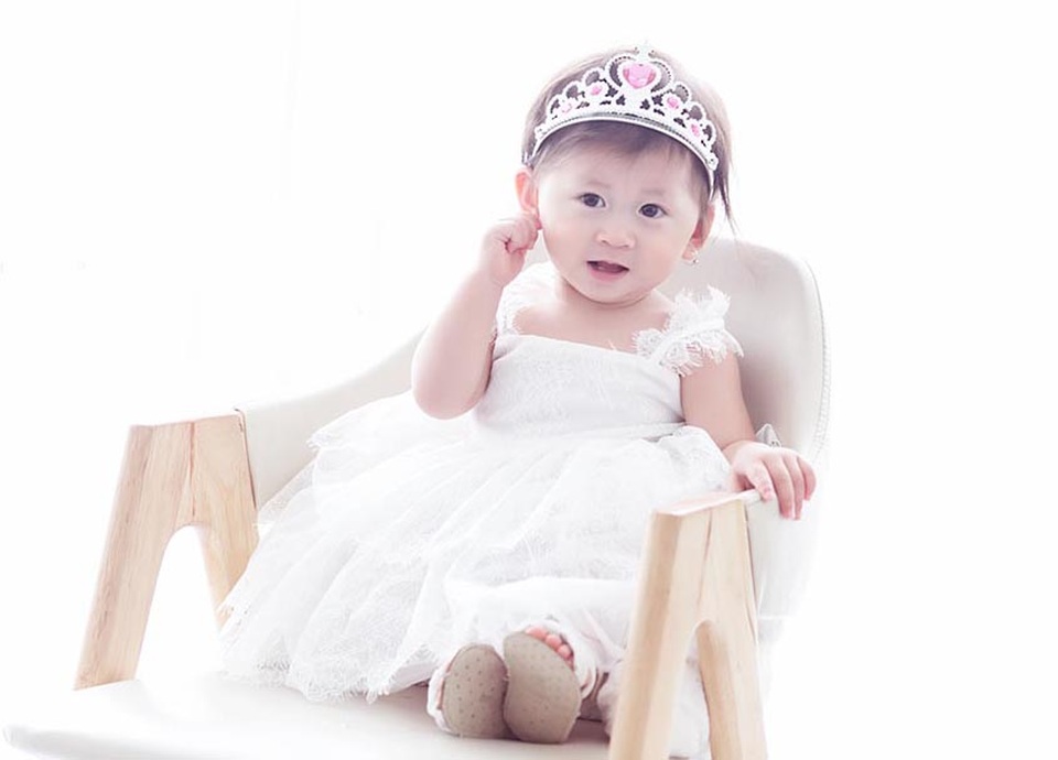 Trang Trần khoe con gái đầu lòng tròn 1 tuổi - 8 Chân dung con gái đáng yêu của Trang Trần