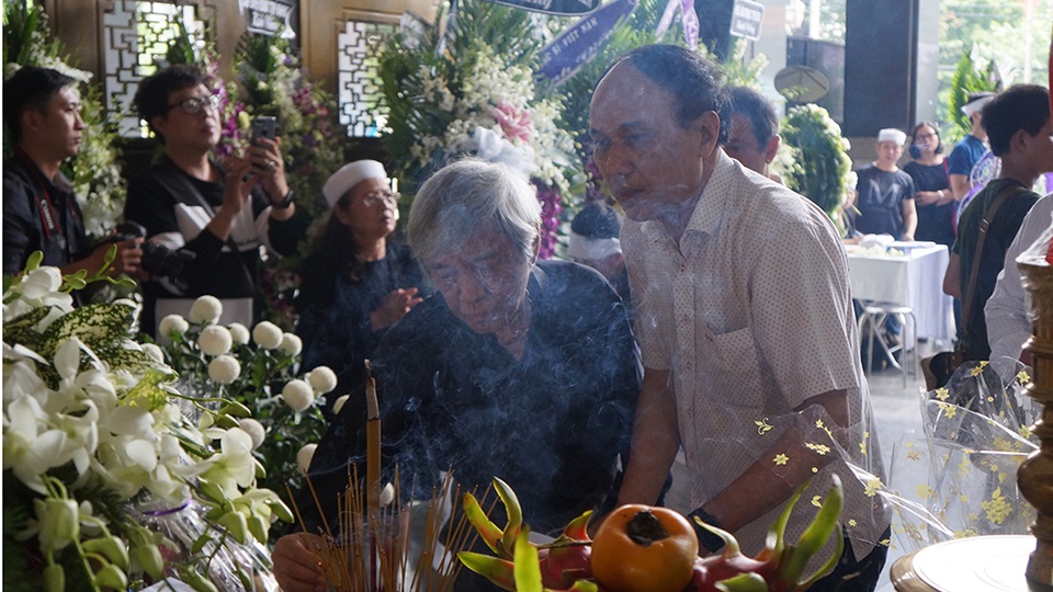 Nhạc sĩ Tôn Thất Lập cùng hội nhạc sĩ thành phố