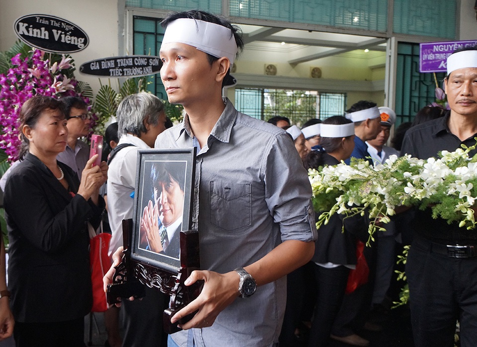 Di ảnh của nghệ sĩ Quang Lý