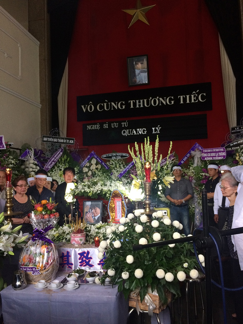 Gia đình, bạn bè nghẹn ngào tiễn biệt NSƯT Quang Lý - 2