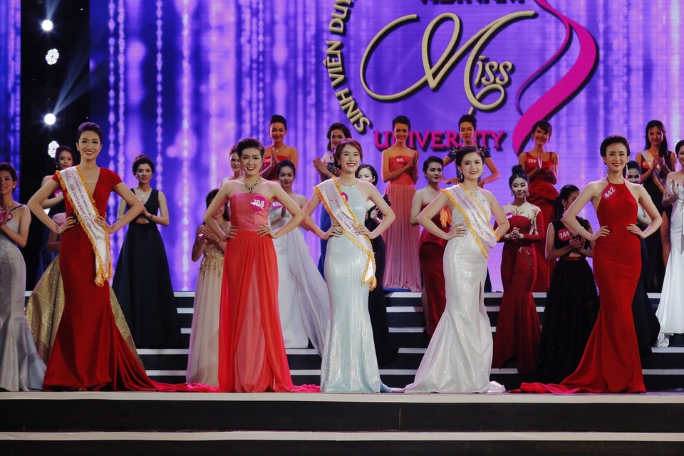 5 người đẹp lọt vào vòng thi ứng xử gồm: Tạ Huyền My, Đặng Thị Thu Hồng, Tôn Hồng Hoa, Hoàng Hậu Phương Đông và Ngô Thị Mai Phương.