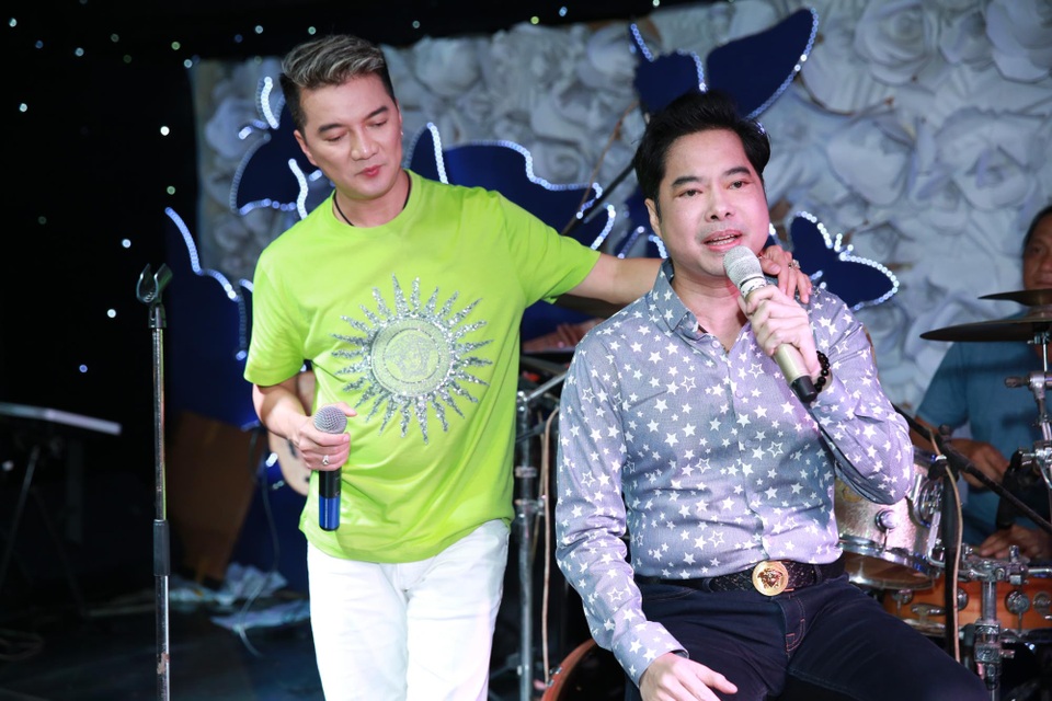 Đàm Vĩnh Hưng “nhí nhảnh” bên ca sĩ Ngọc Sơn, Lệ Quyên - 2 Đàm Vĩnh Hưng “nhí nhảnh” bên ca sĩ Ngọc Sơn, Lệ Quyên - 2
