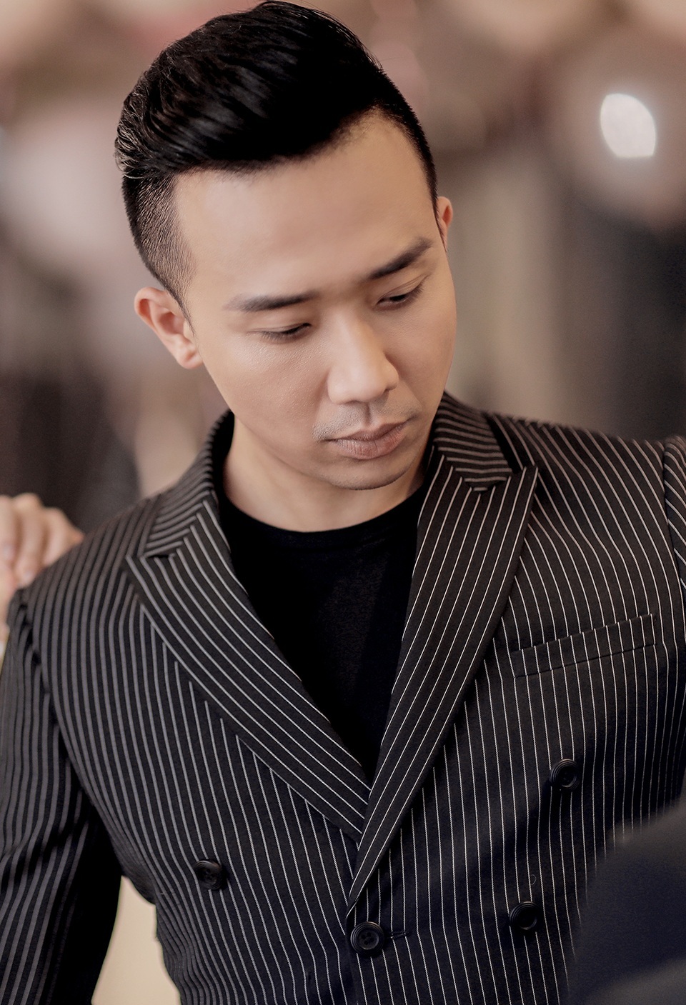 Hari Won và Trấn Thành hạnh phúc trong buổi chụp hình cưới - 3 Hari Won và Trấn Thành hạnh phúc trong buổi chụp hình cưới - 3